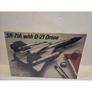 Testors Italeri Lockheed SR-71A with D-21 Drone Profile 1/72 Scale Kit #674 1986